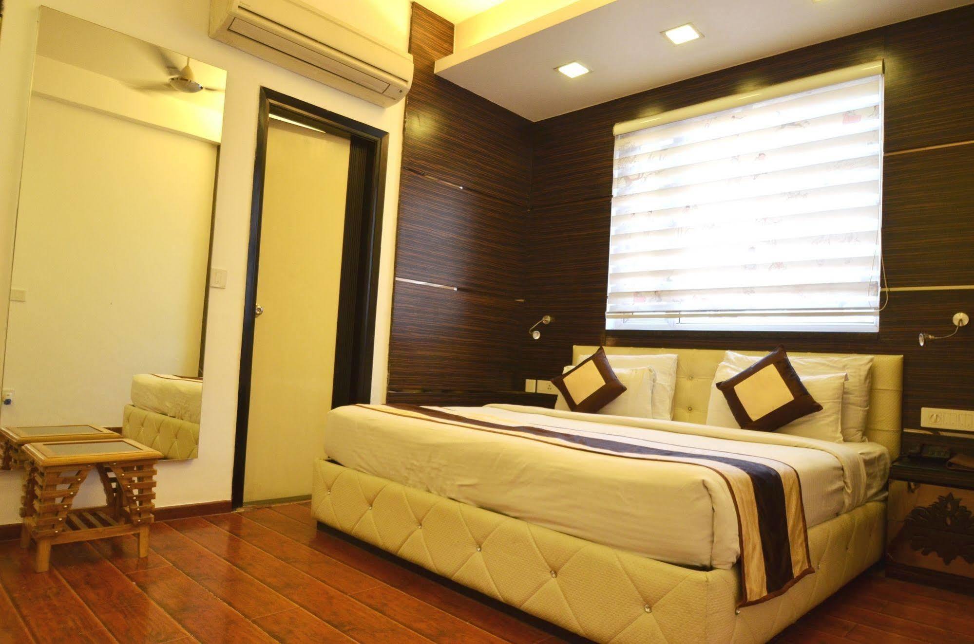 Hotel Metro View Delhi  Exterior photo